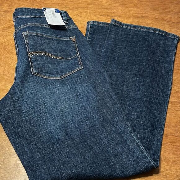 Lee Modern Series Curvy Fit Alana Bootcut Jeans - Picture 8 of 9